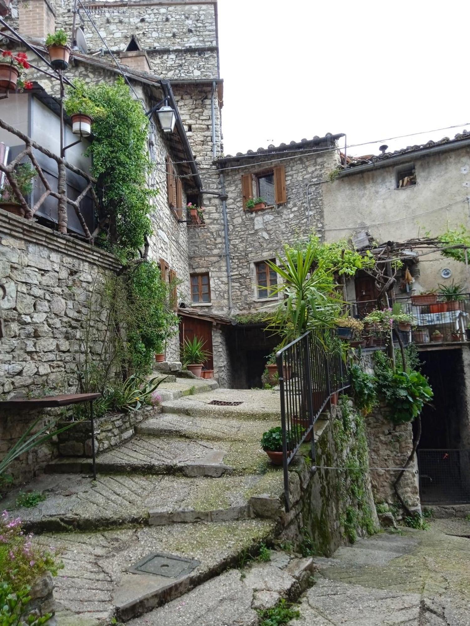 Casa Belvedere A Valle San Martino Di สโปเลโต ภายนอก รูปภาพ
